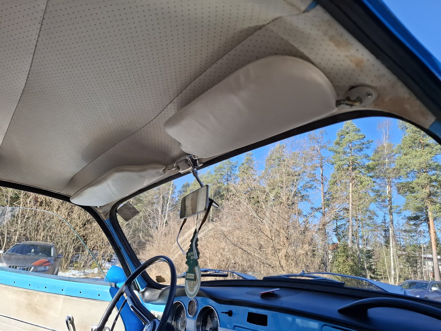 Interiörbild 1966 Volkswagen 1300 Karmann-Ghia