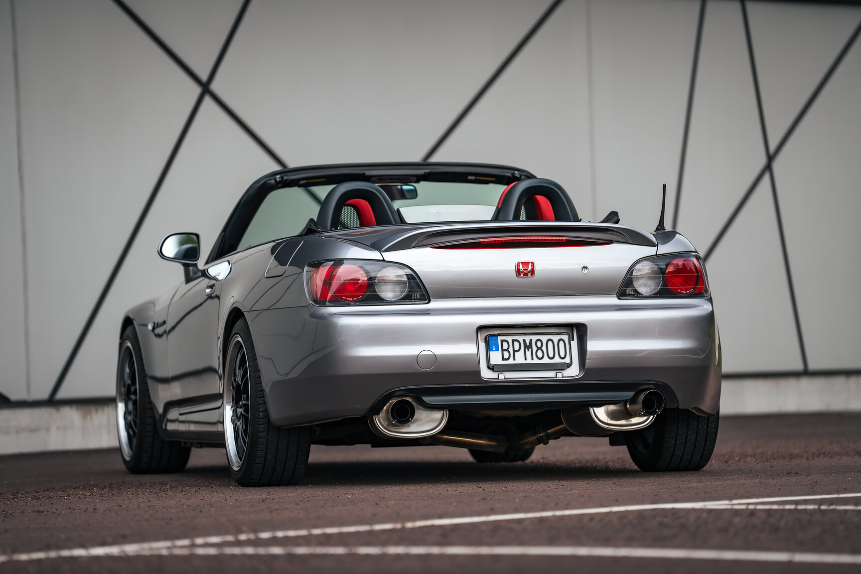 Exterior image of 2000 Honda S2000 AP1