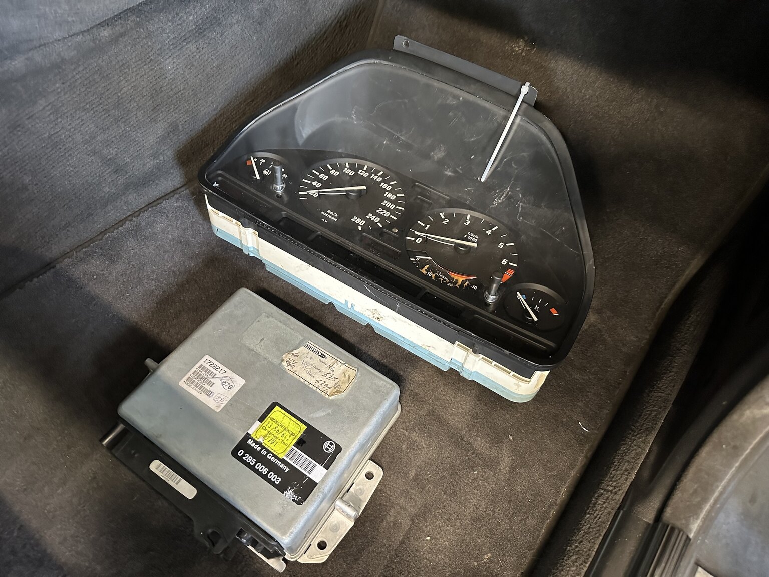 Interior image of 1991 ALPINA BMW ALPINA B10 BI-TURBO