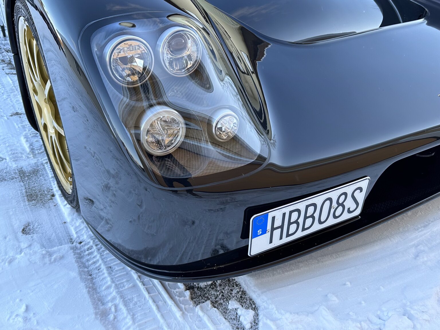 Exteriörbild på 2021 Ultima Evolution LS3