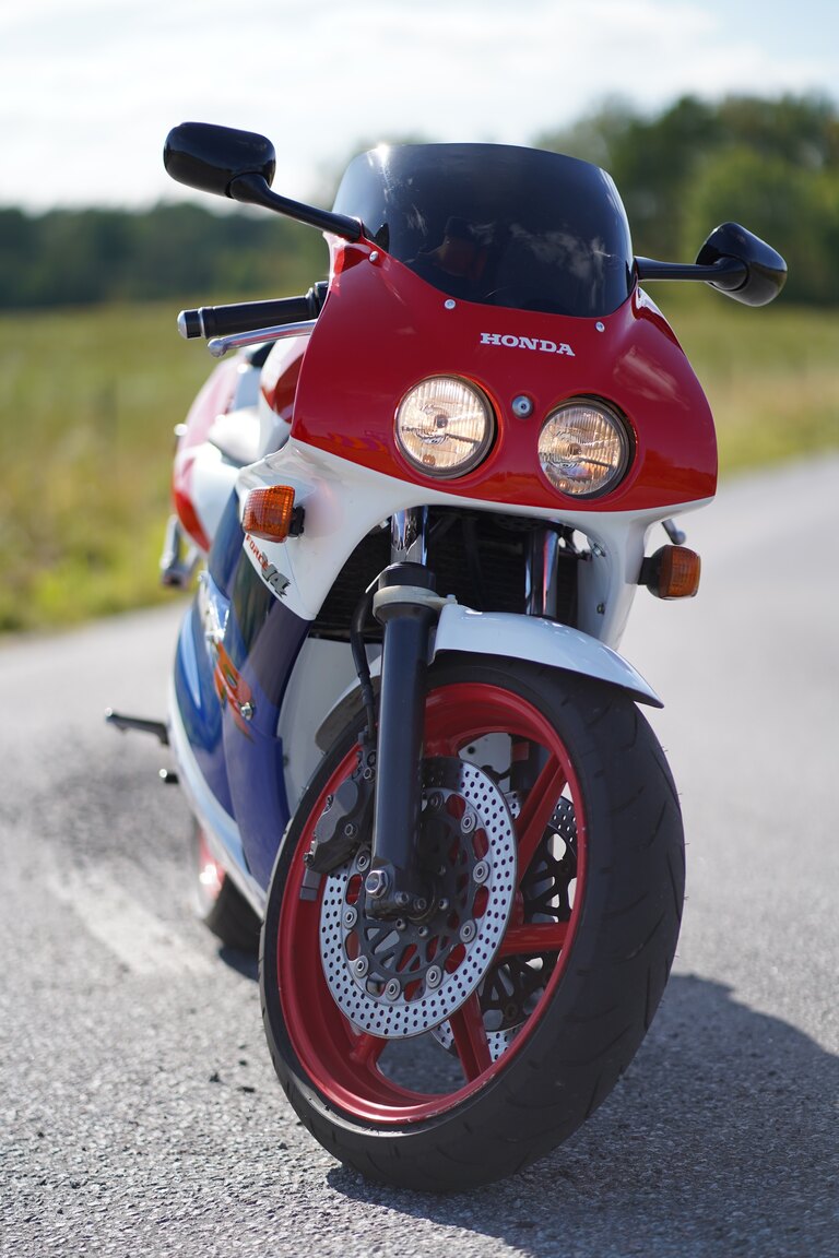 Exterior image of 1992 Honda VFR400R NC30