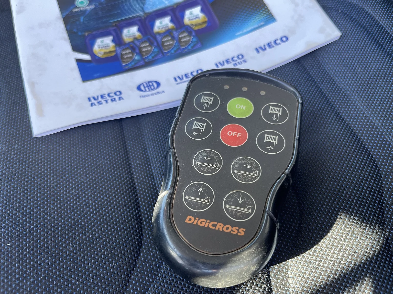 Exteriörbild på 2022 Iveco Daily 70-180 chassis Biltransport (5)