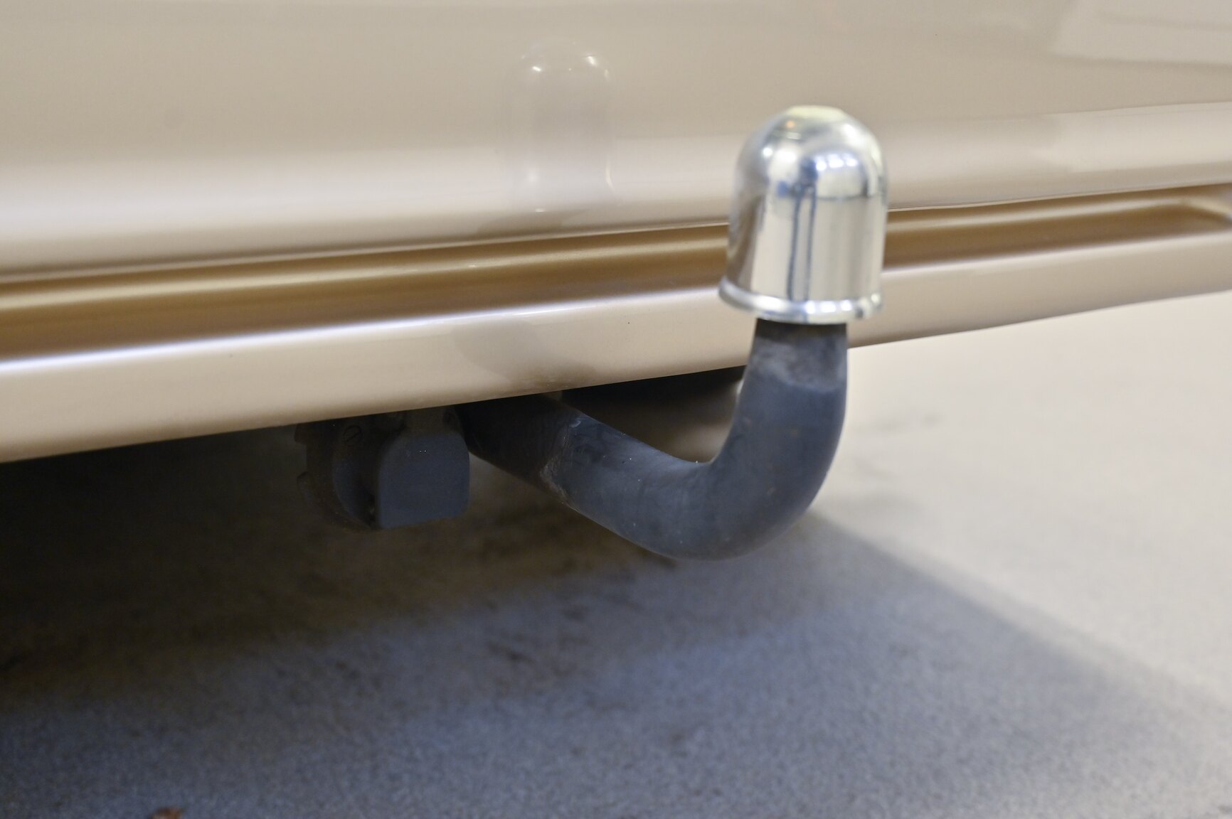 Exterior image of 1996 Volvo 855GLT