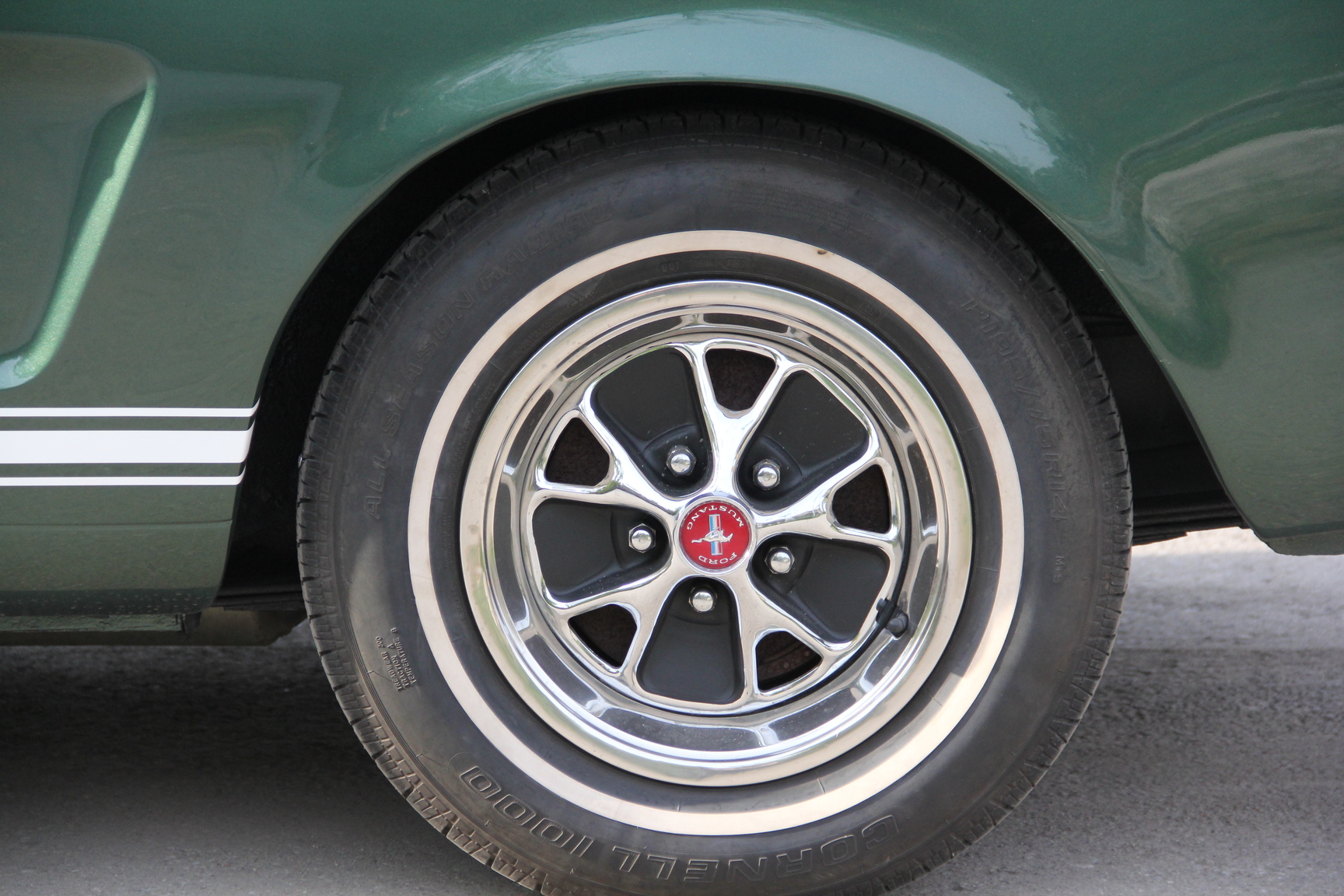 Exterior image of 1966 Ford Mustang Fastback GT-clone (10)