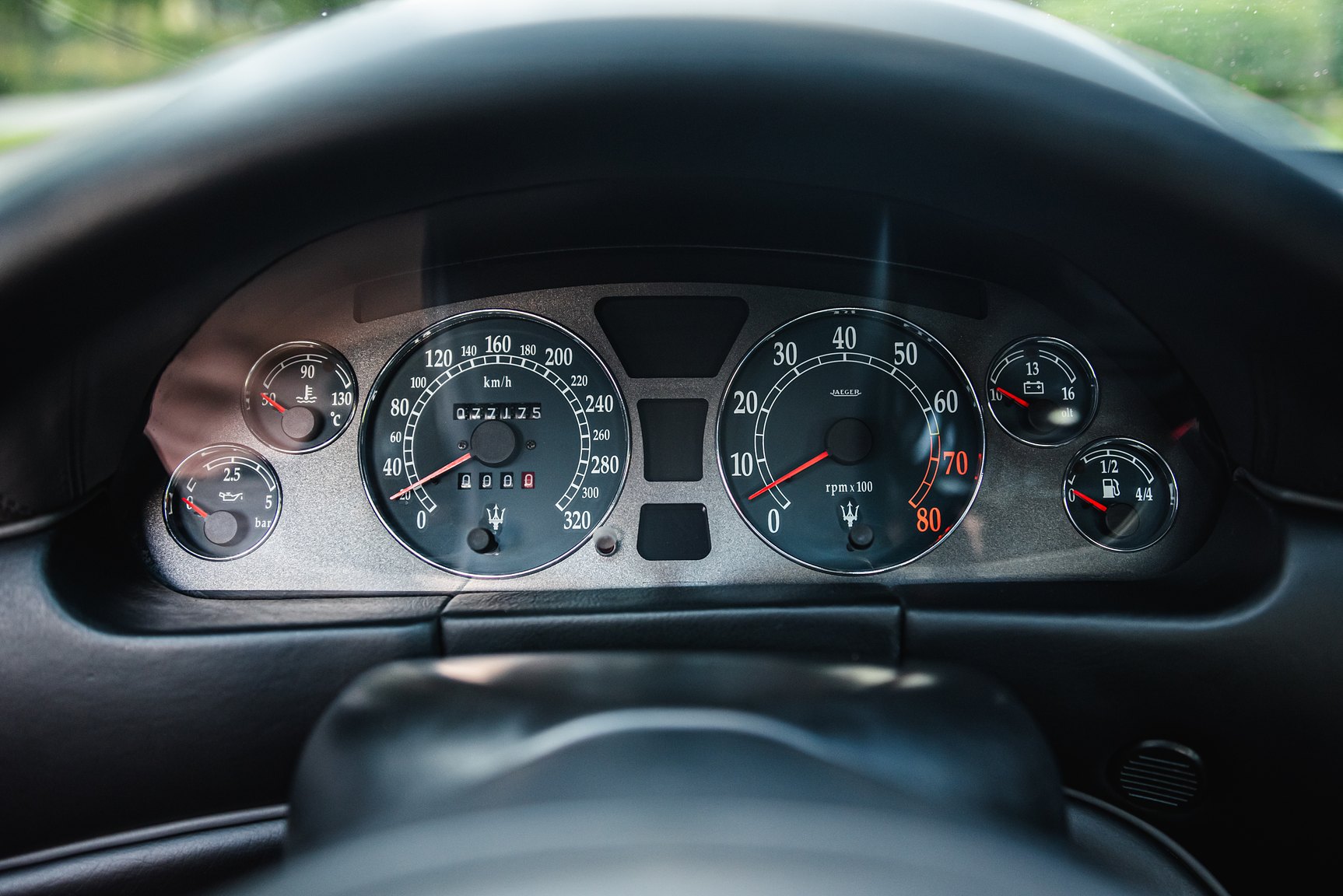 Interior image of 2000 Maserati 3200 GT