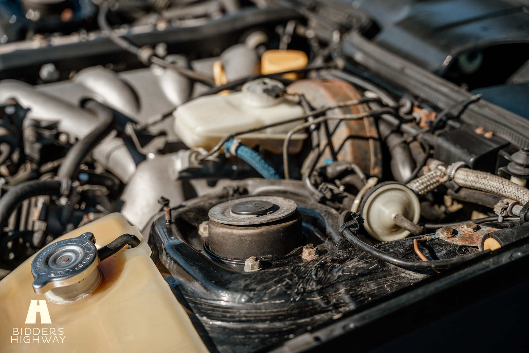 Image of 1989 Porsche 944 S2 Cabriolet mechanics
