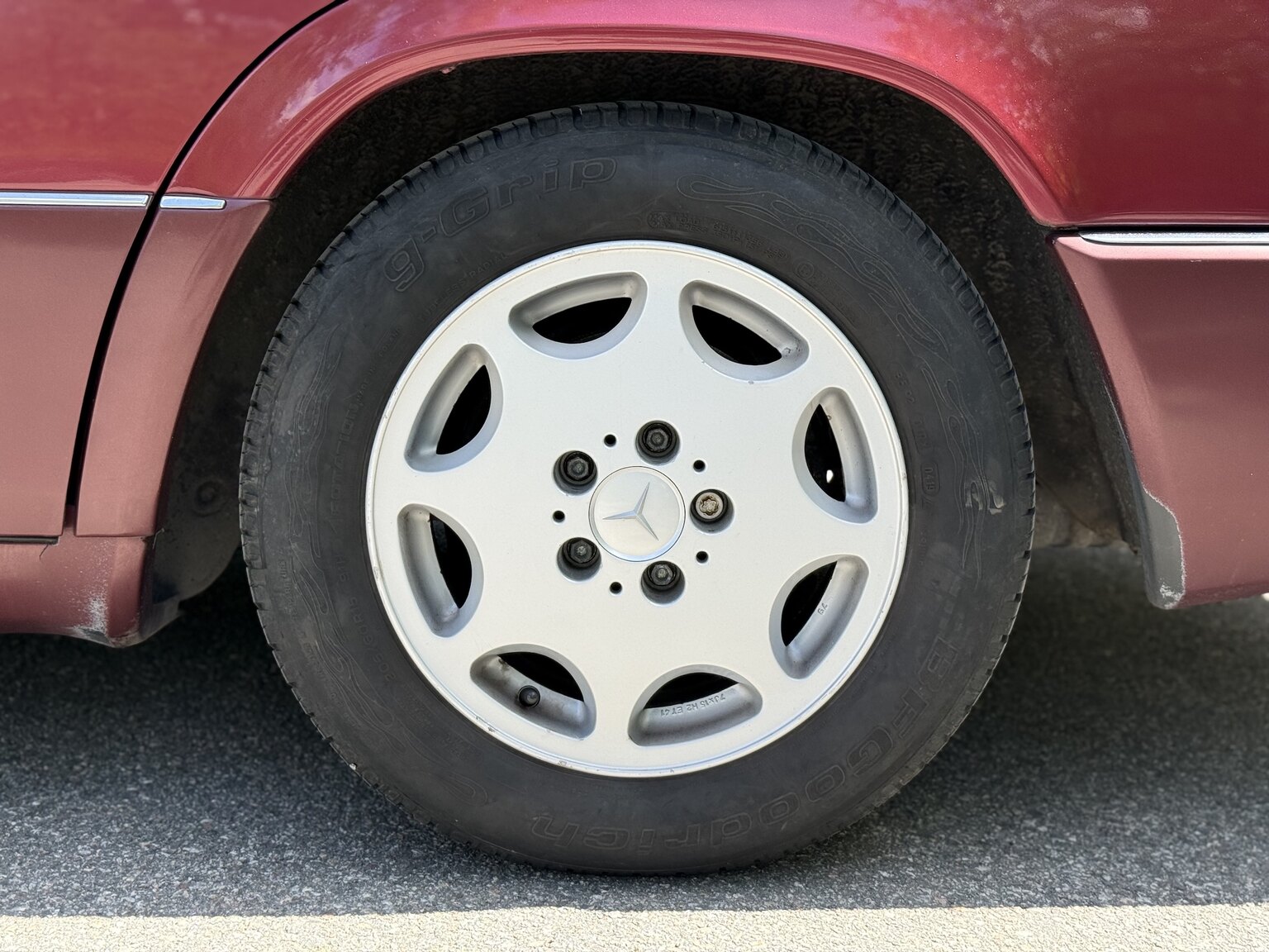 Aussenfoto 1991 Mercedes-Benz 300 E-24