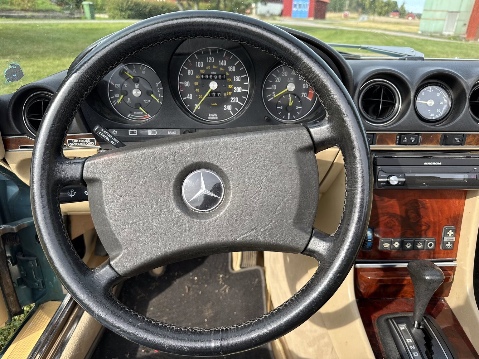 Interiörbild 1985 Mercedes-Benz 380 SL