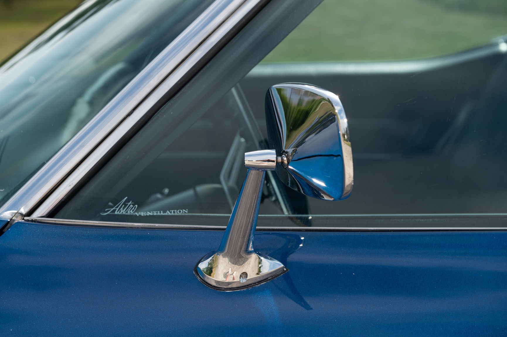 Exteriörbild på 1973 Corvette C3 Stingray (18)