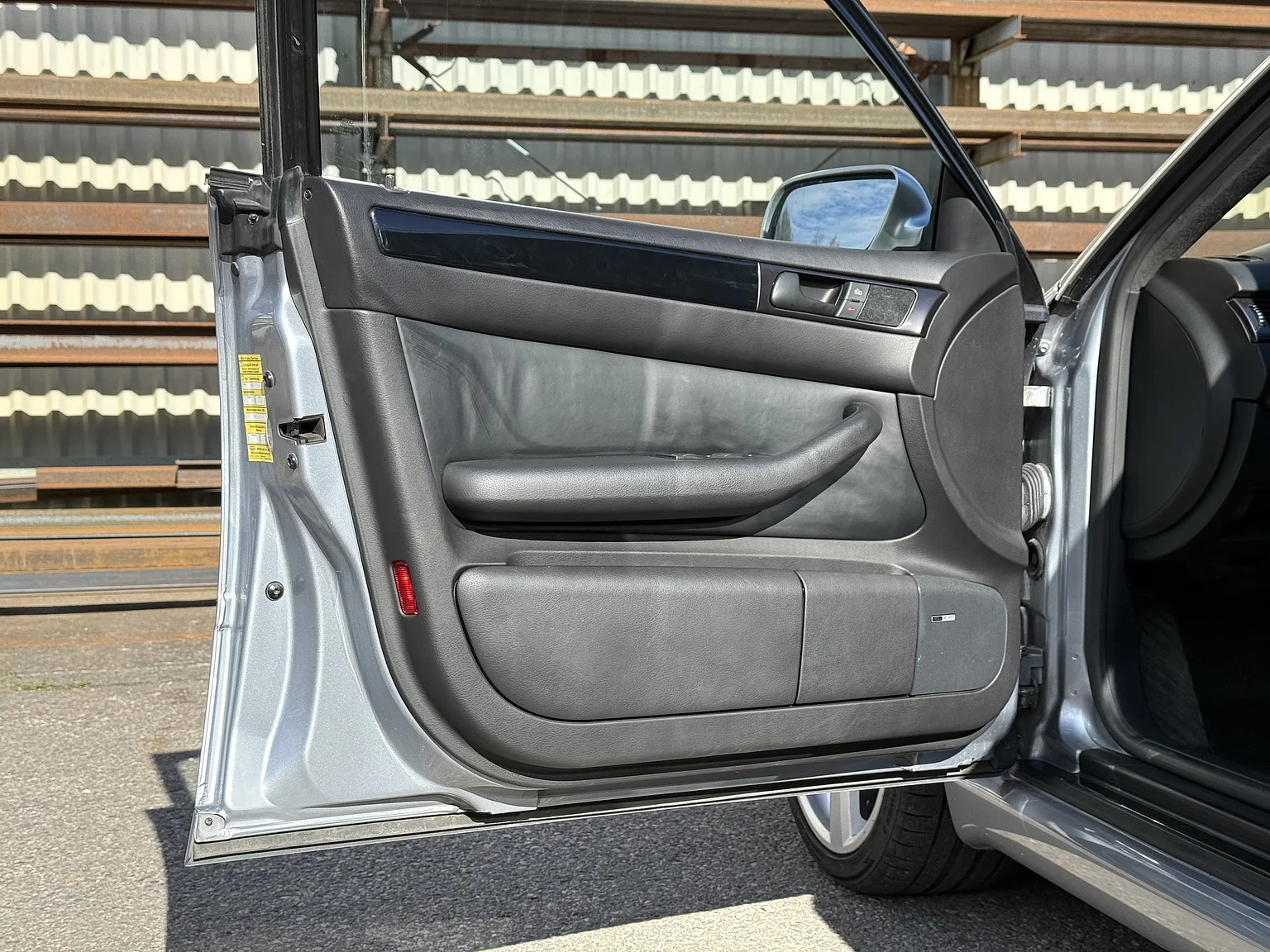 Interior image of 2002 Audi RS 6 Avant (2)