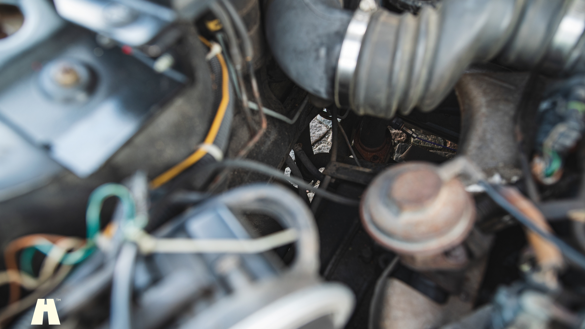 Image of 1985 Pontiac Fiero GT mechanics (43)