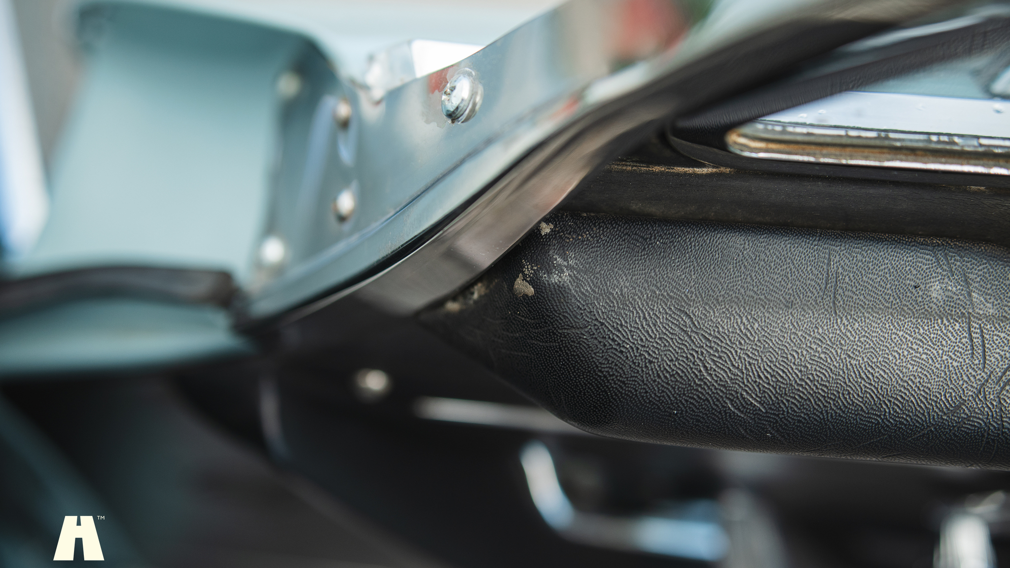 Interior image of 1966 Volvo P1800 S (57)