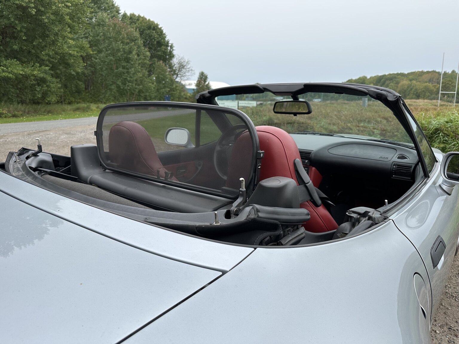 Exterior image of 1997 BMW Z3 2.8 Roadster