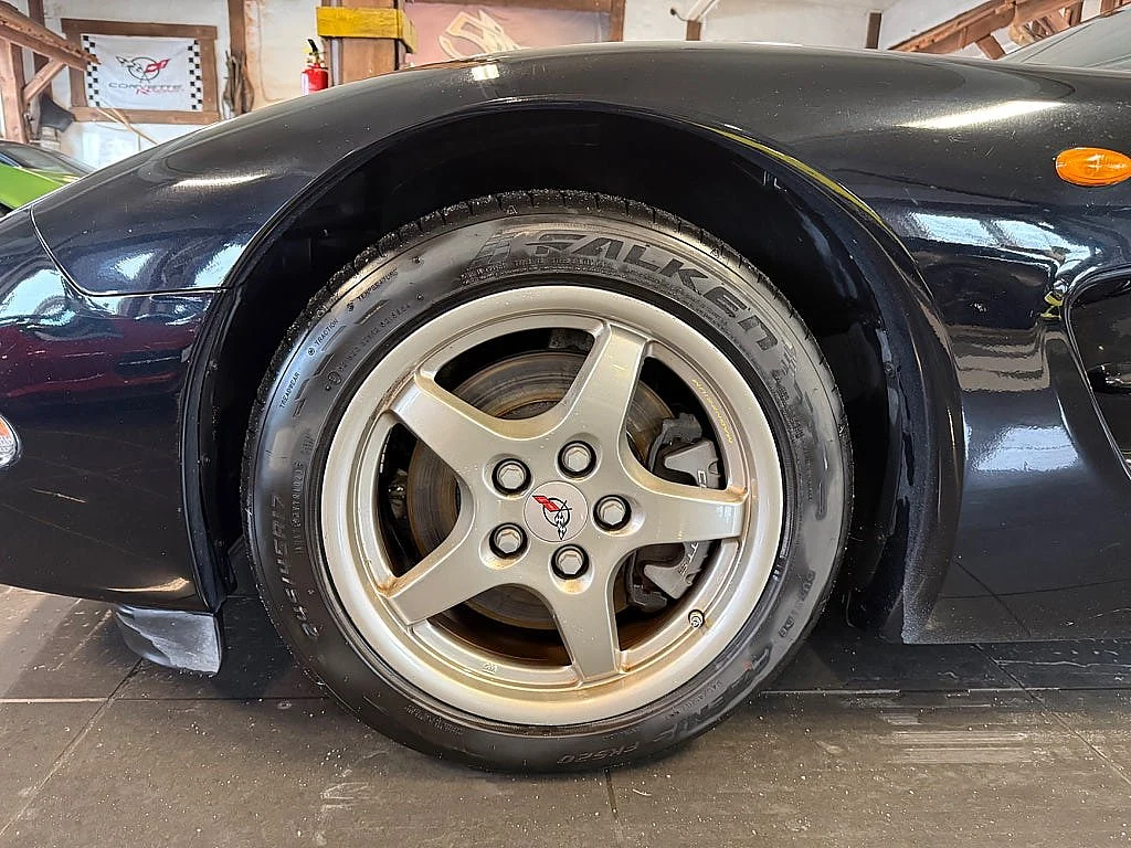 Image of 2001 Chevrolet Corvette (12)
