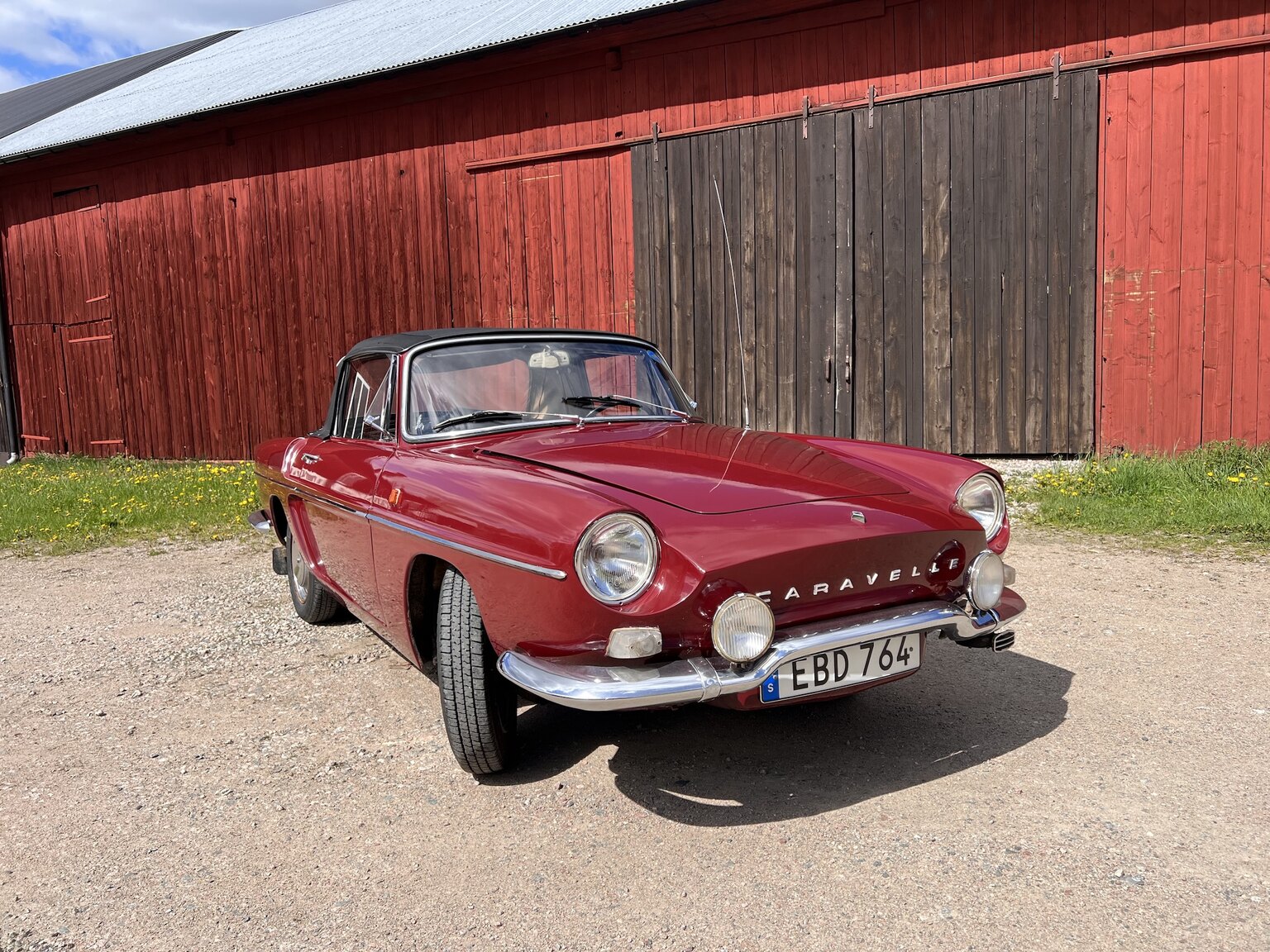 Exterior image of 1967 Renault Caravelle Coupé