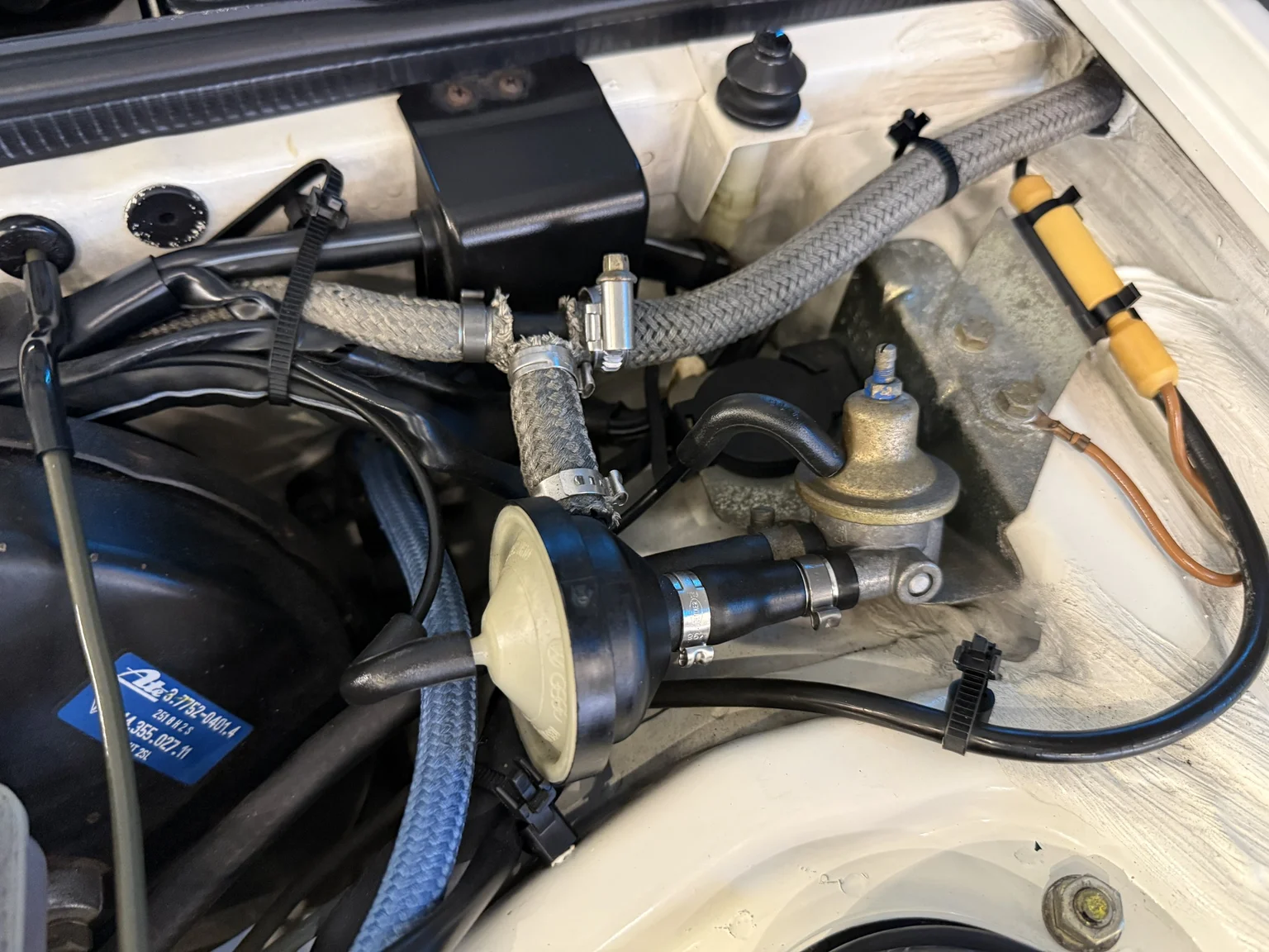 Image of 1989 Porsche 944 2.7 (15) mechanics