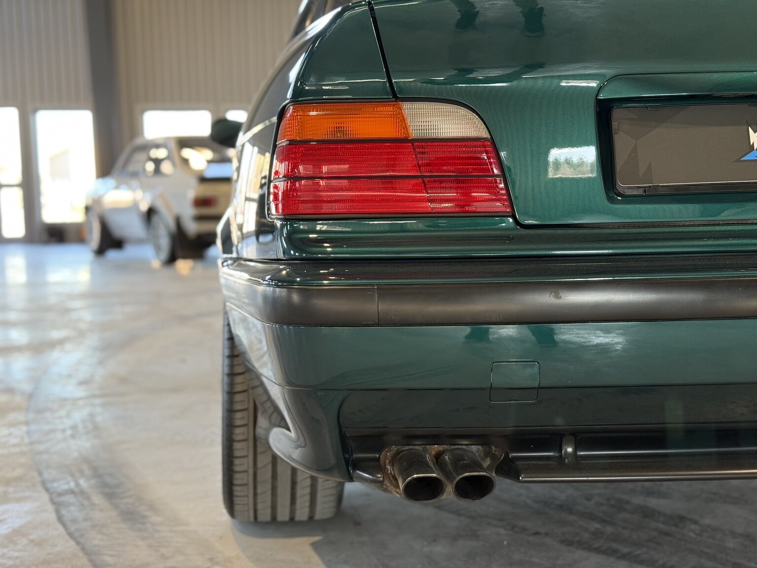 Exteriörbild på 1995 BMW 325i Coupé AVUS Edition "No Reserve Auction"