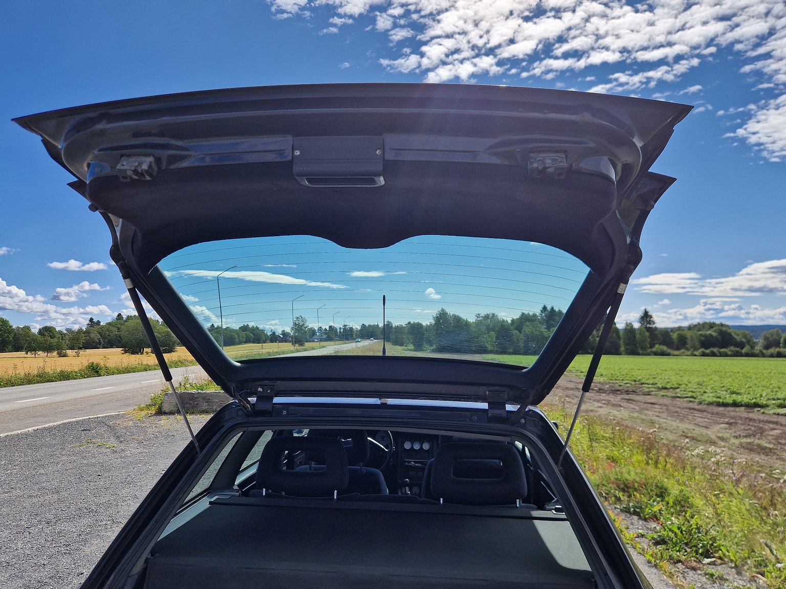 Innenraumfoto von 1993 Audi S2 Avant 2.2 quattro
