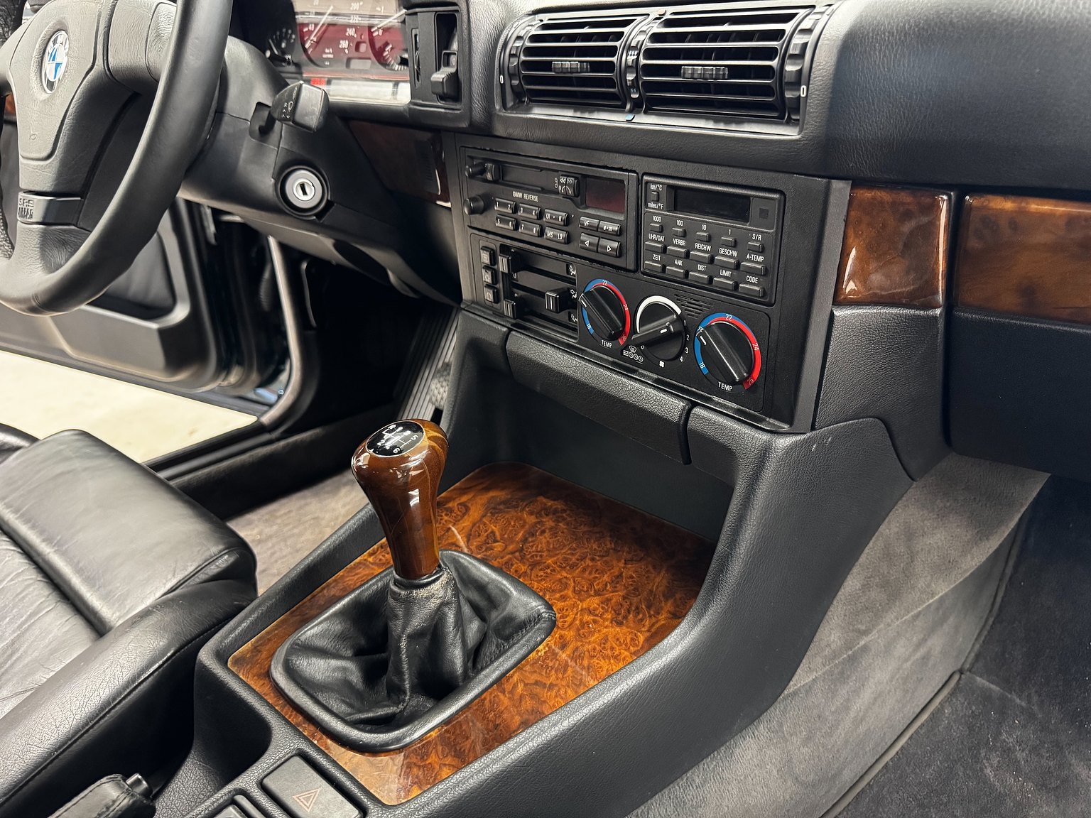 Interior image of 1995 BMW 540i Touring - NO RESERVE (4)