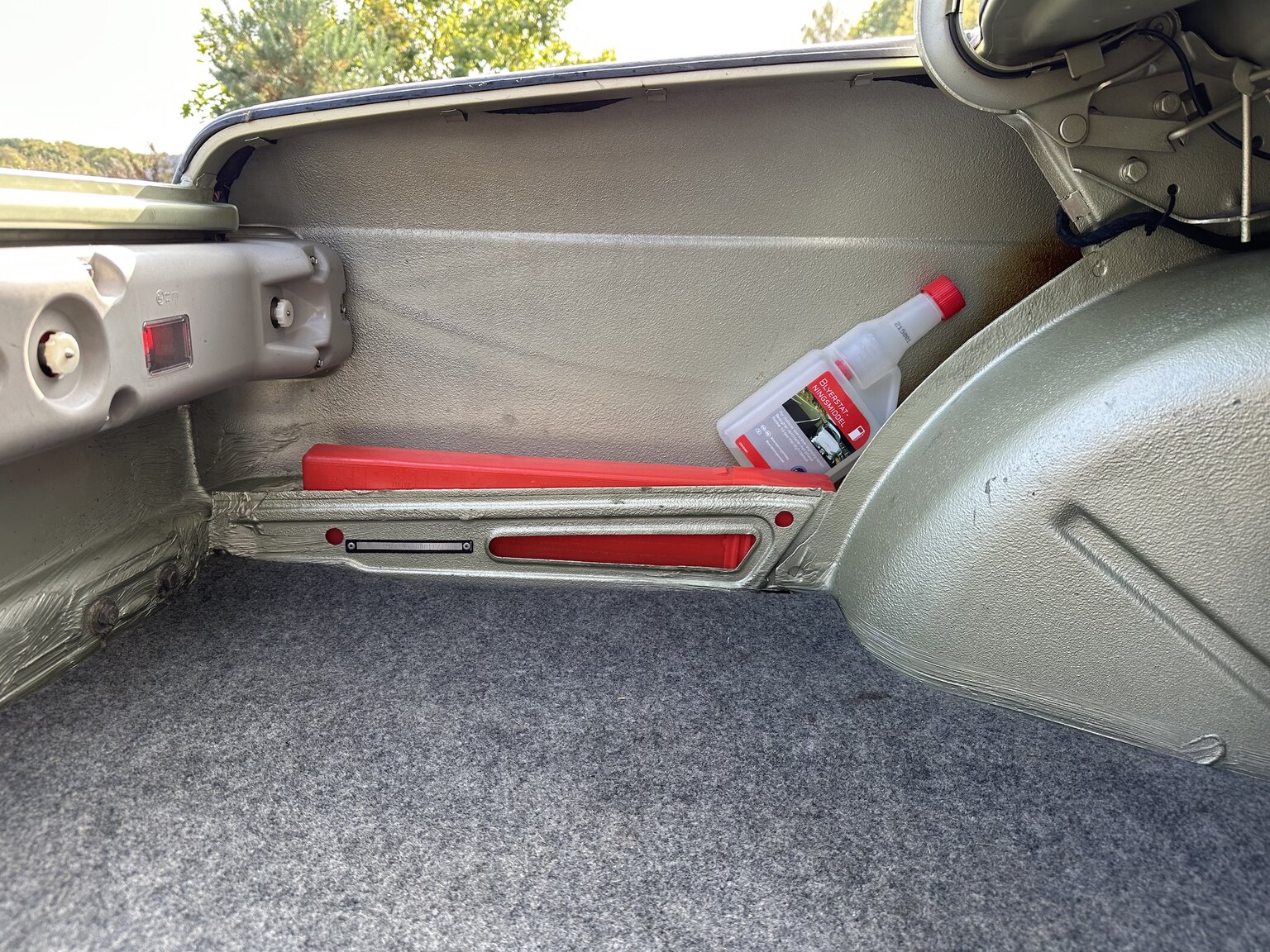 Interior image of 1980 BMW 320i E21