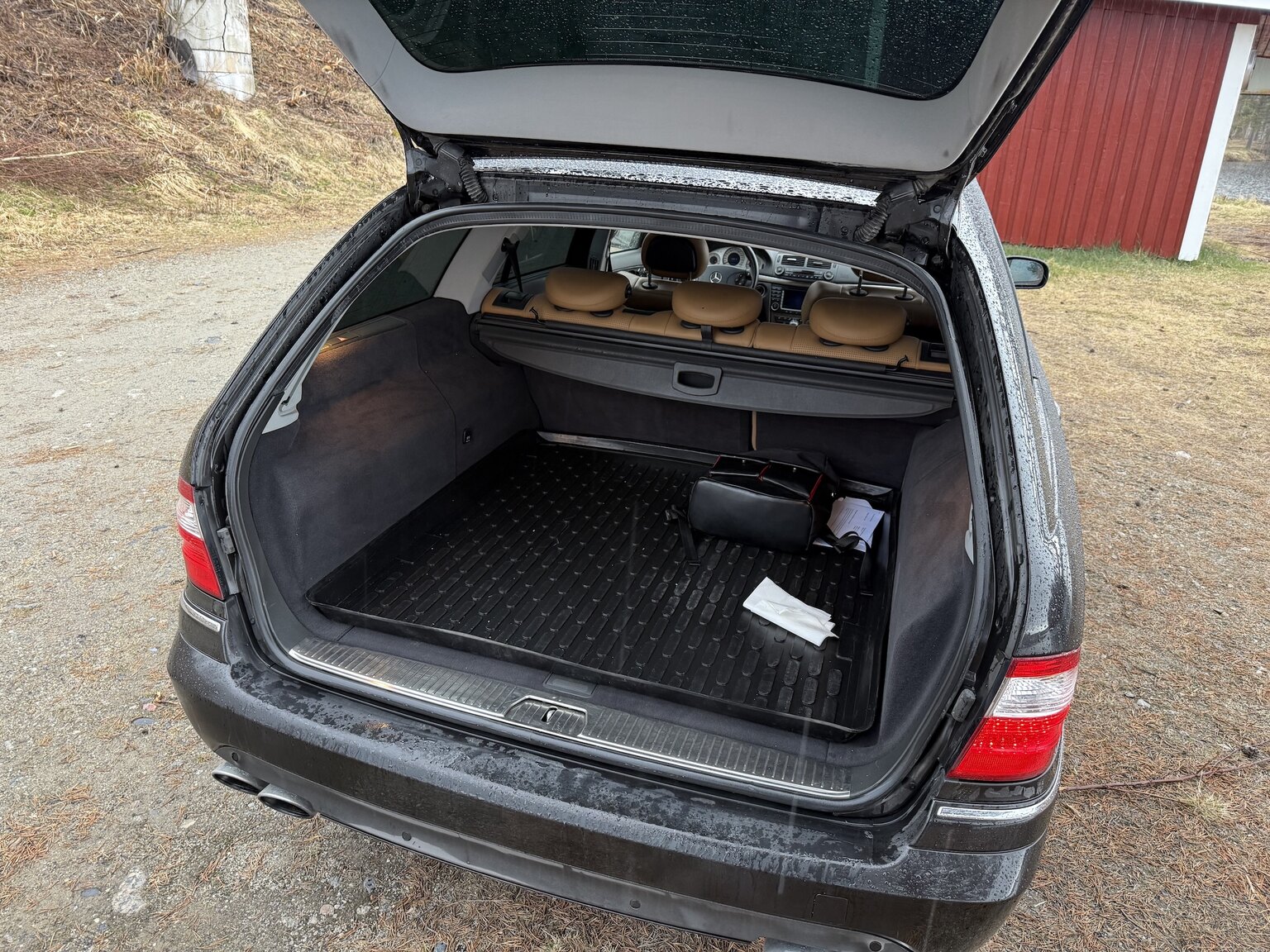 Interior image of 2005 Mercedes-Benz E 55 T AMG