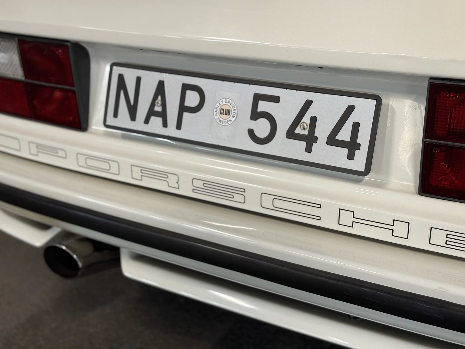 Exteriörbild på 1984 PORSCHE 944 Targa (49)