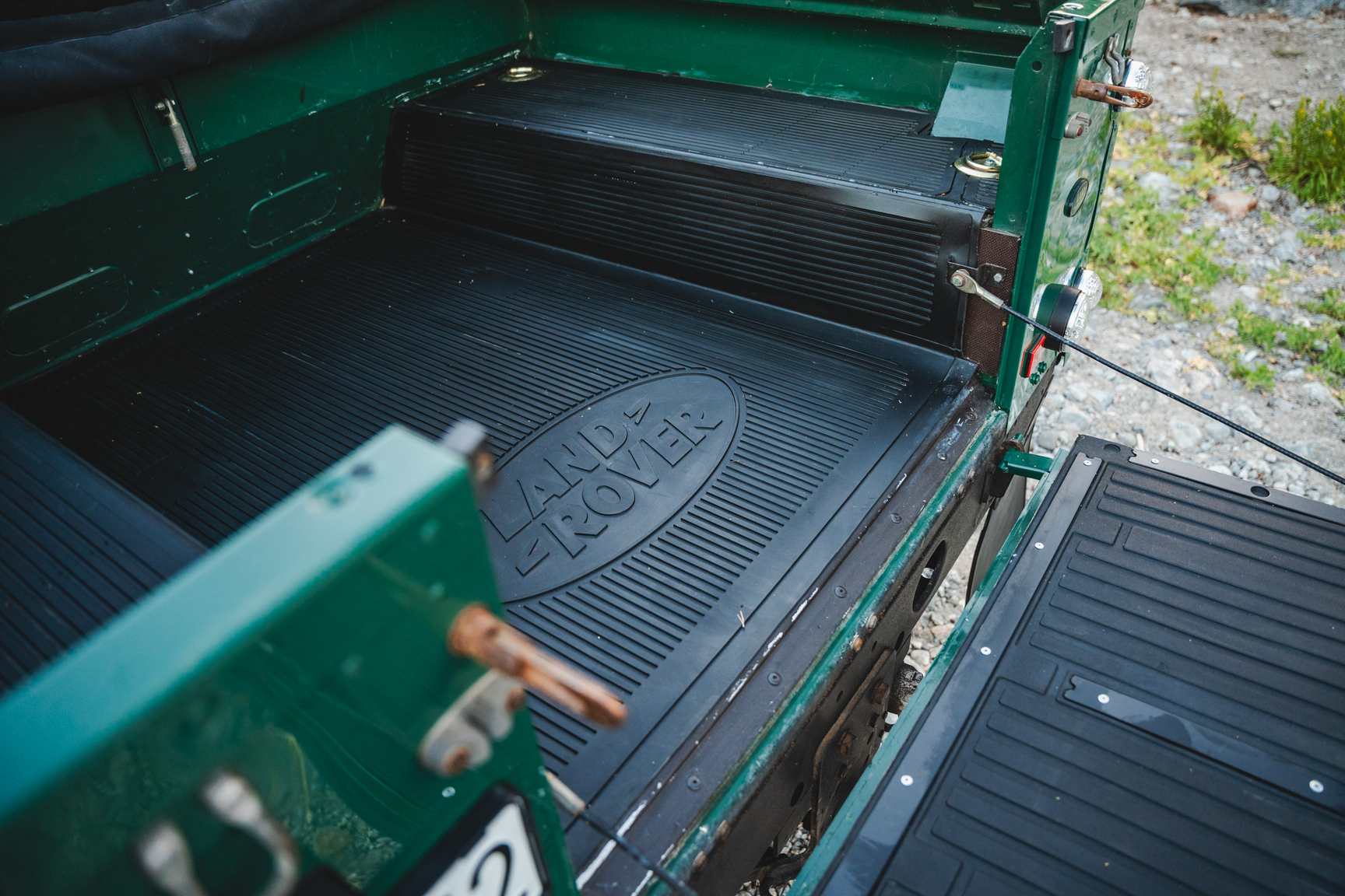 Exteriörbild på 2003 Land Rover Defender TD5 90 Pickup (72)