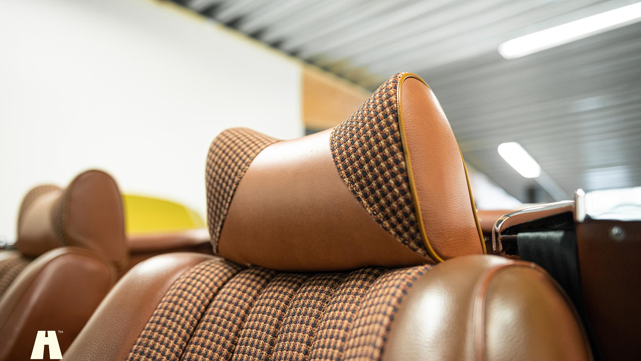 Interior image of 1975 Mercedes SL 350