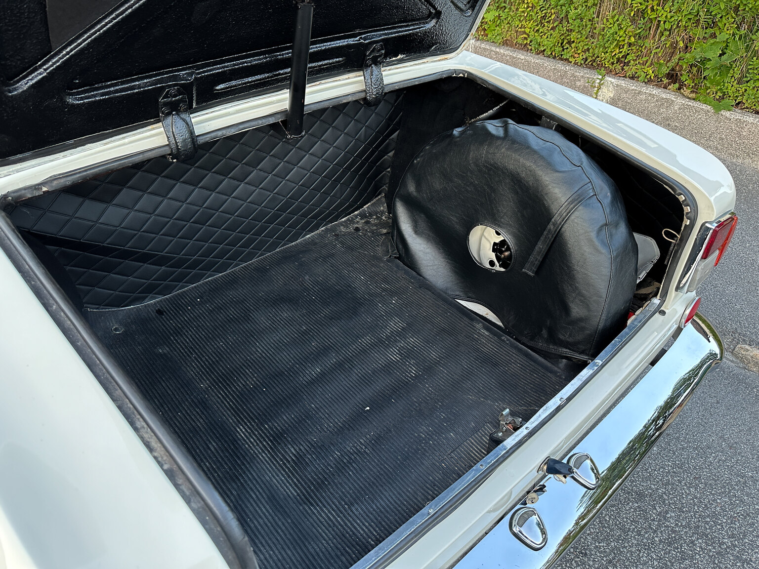 Interior image of 1964 Lancia Flavia Vignale  