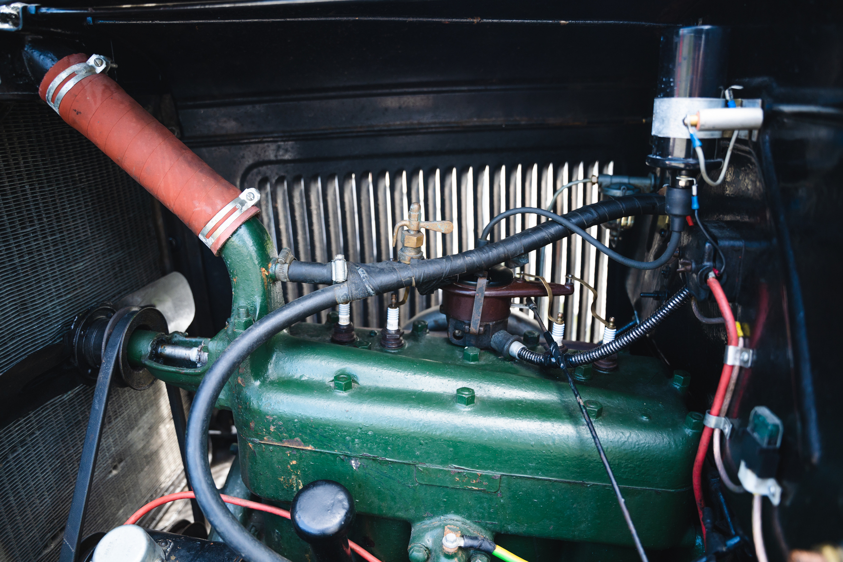 Image of 1931 Ford A Luxe Sedan (3) mechanics