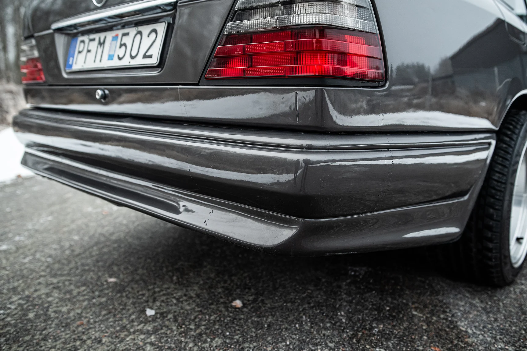 Exterior image of 1993 Mercedes-Benz E 320 "AMG" (28)