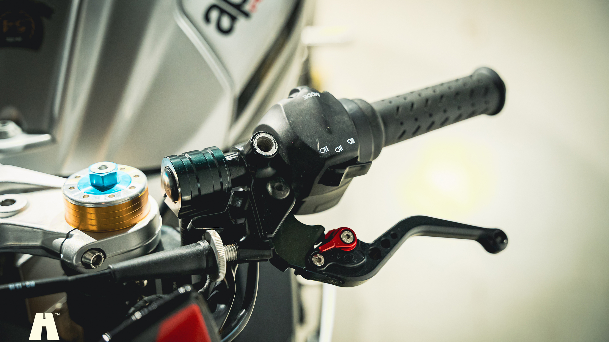 Exterior image of 2016 Aprilia Tuono V4 Factory