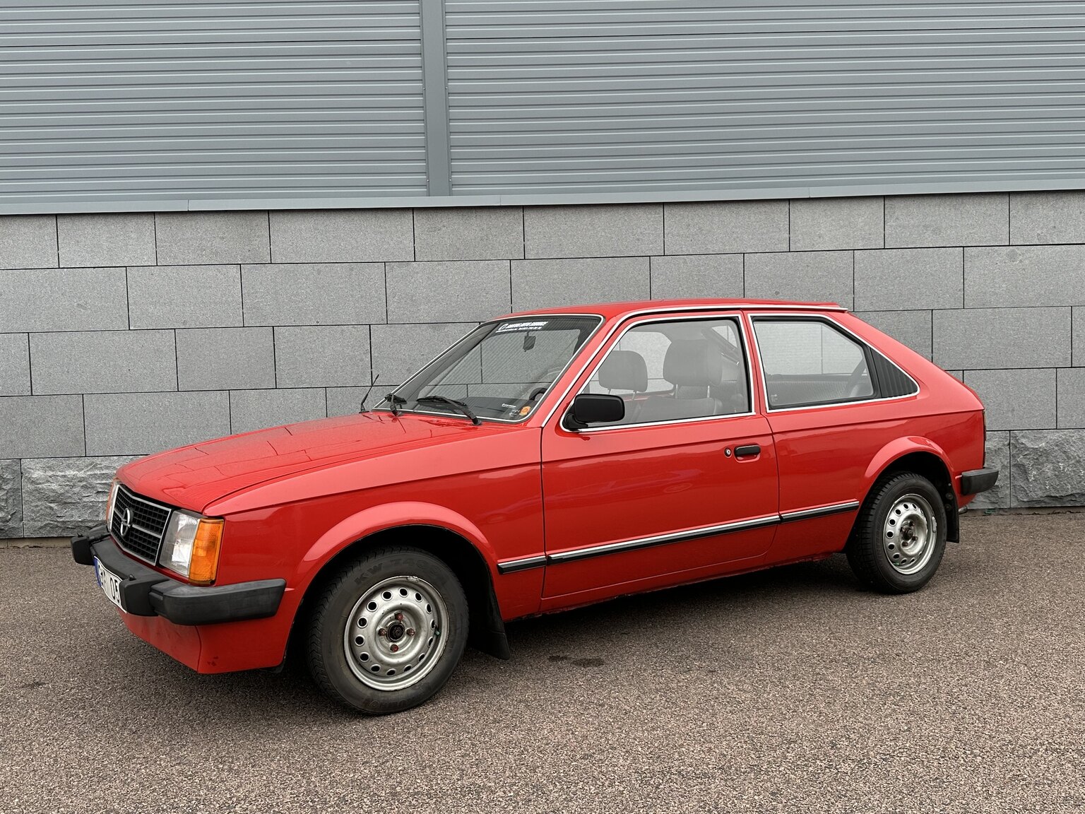Exterior image of 1983 Opel Kadett (1)