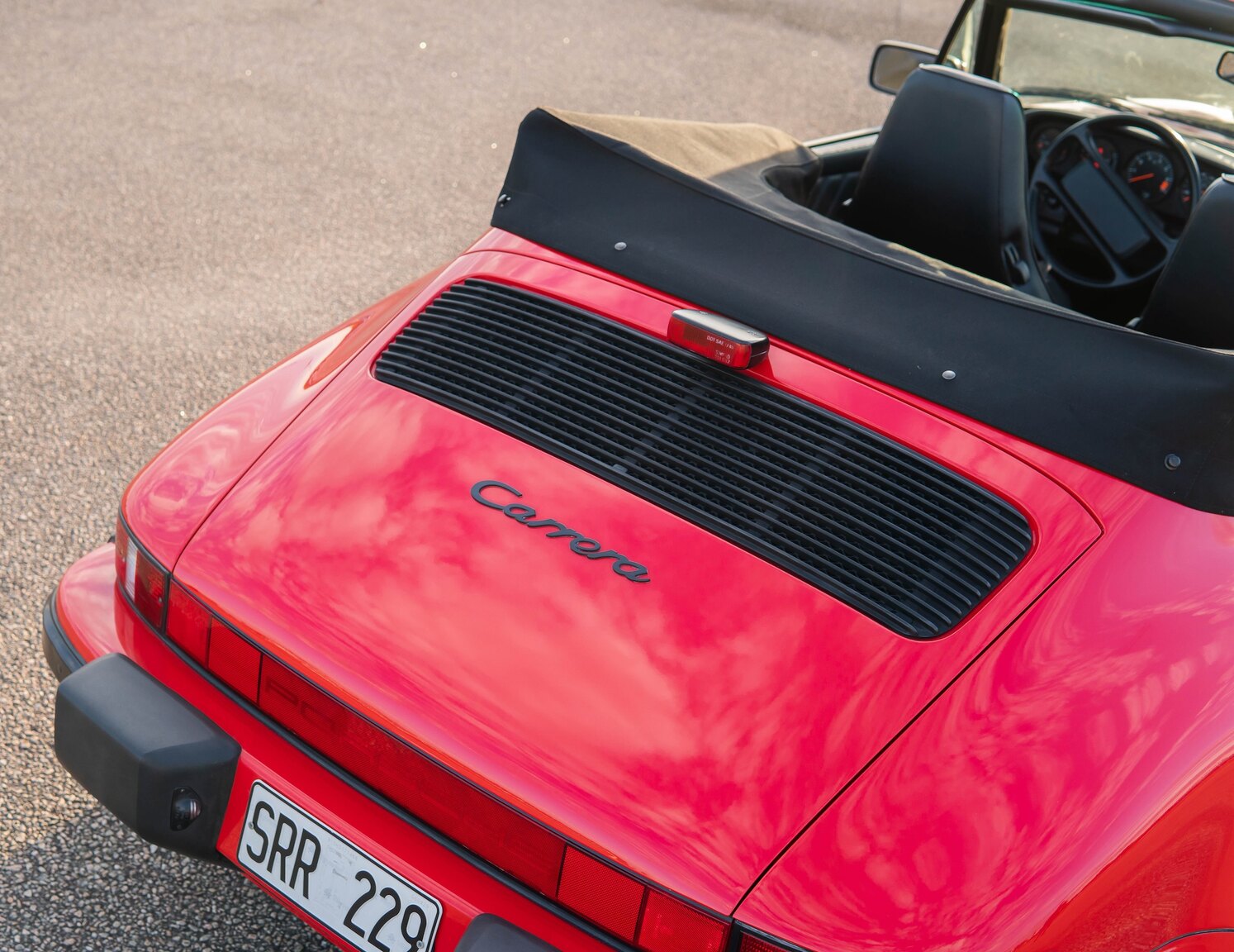 Exteriörbild på 1987 Porsche 911 Carrera Cab 3.2