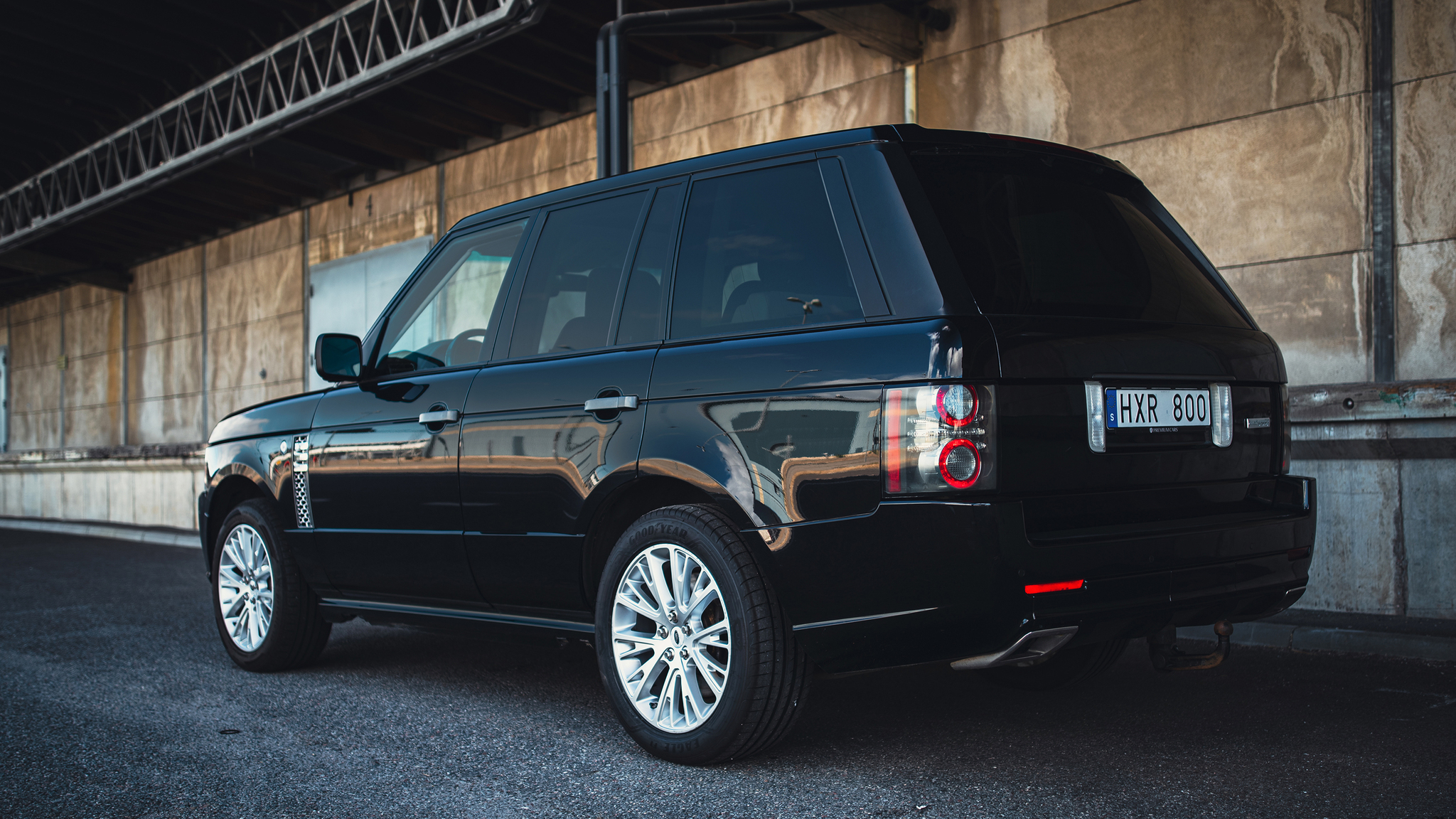 Exterior image of 2011 Range Rover TDV8 Autobiography  (5)