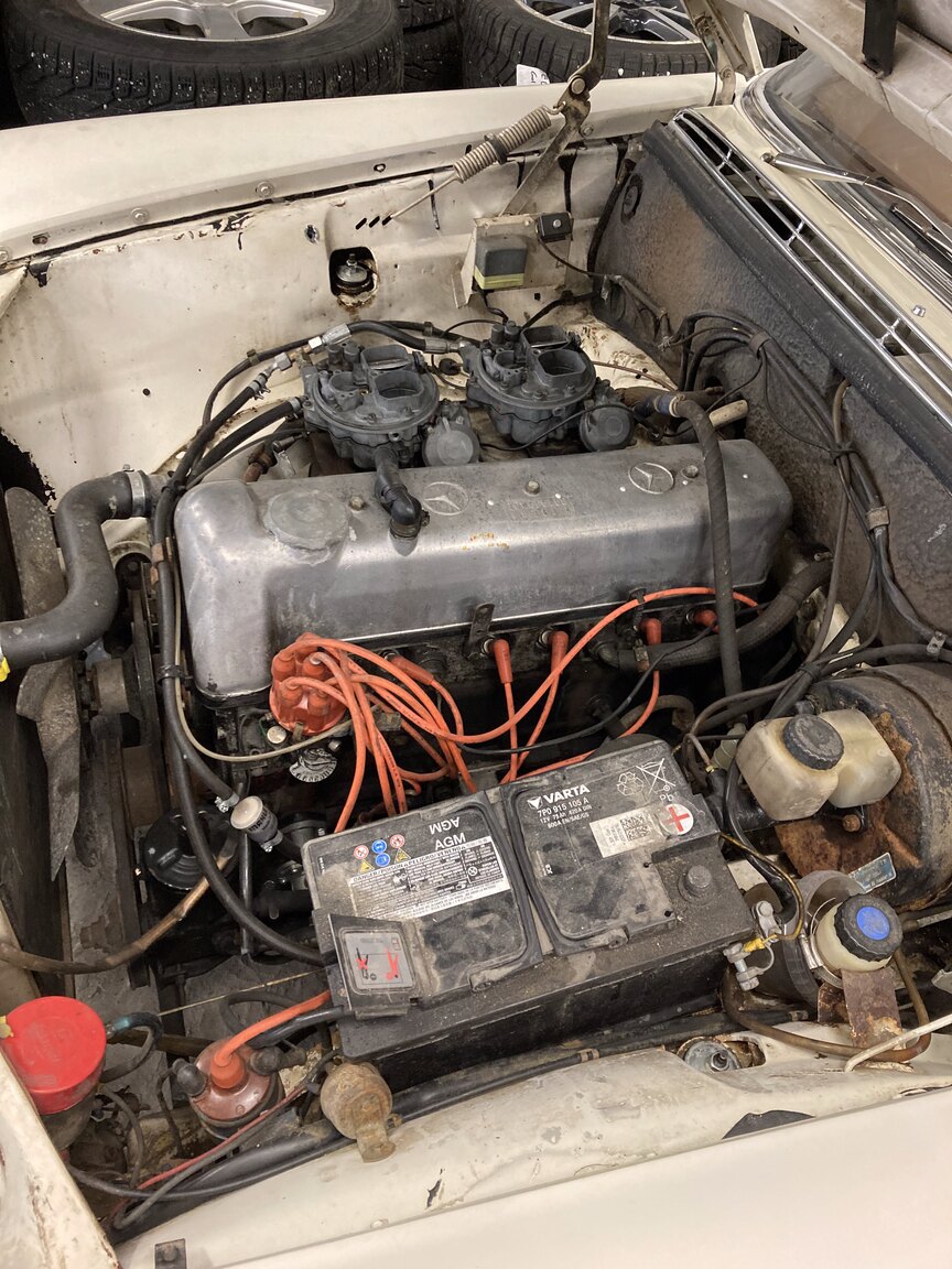 Image of 1966 Mercedes-Benz 250s mechanics