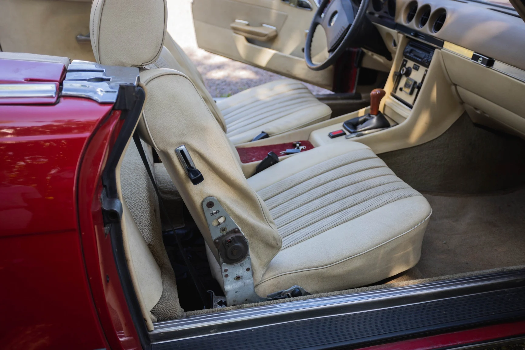 Interiörbild 1975 Mercedes-Benz 280 SL (23)