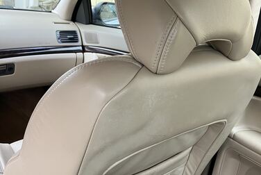 Interior image of 1999 Volvo S80