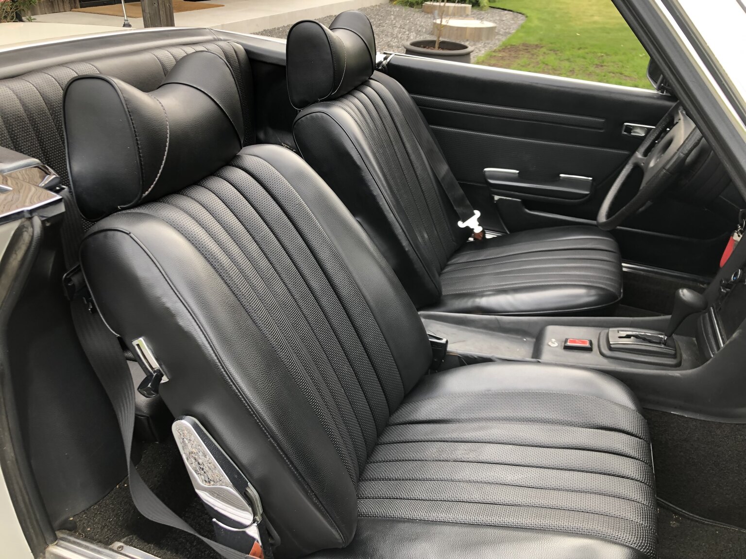 Interiörbild 1972 Mercedes-Benz 350 SL