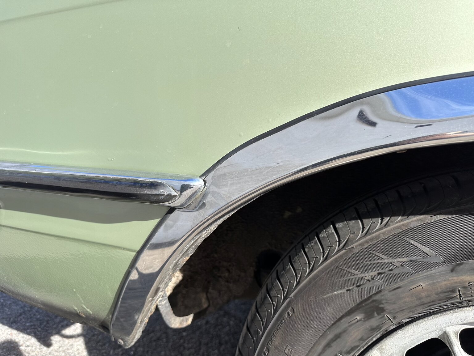 Exterior image of 1975 Mercedes Benz 450 SEL (50)