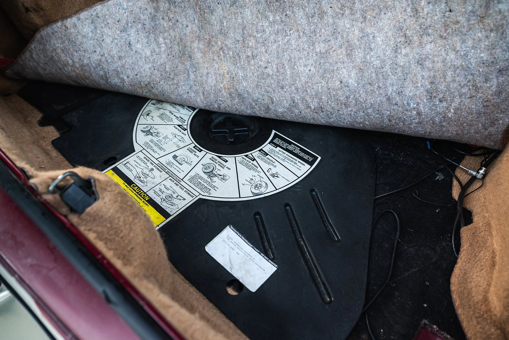 Interior image of 1989 Cadillac Seville (72)