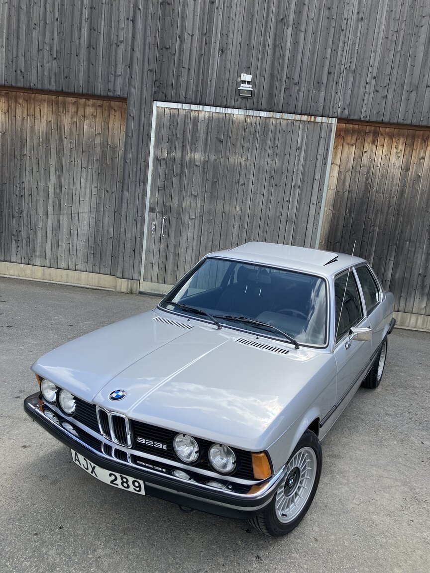 Exteriörbild på 1979 BMW 323i