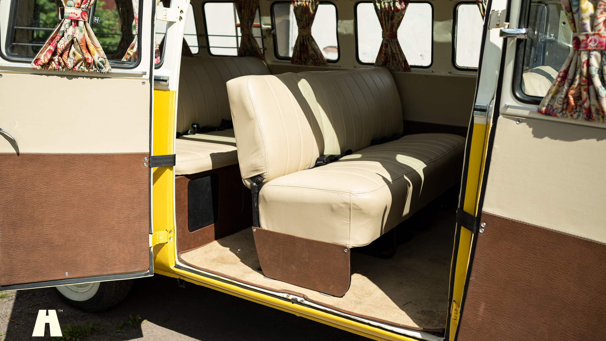 Interiörbild 1974 Volkswagen T1 Split Window  
