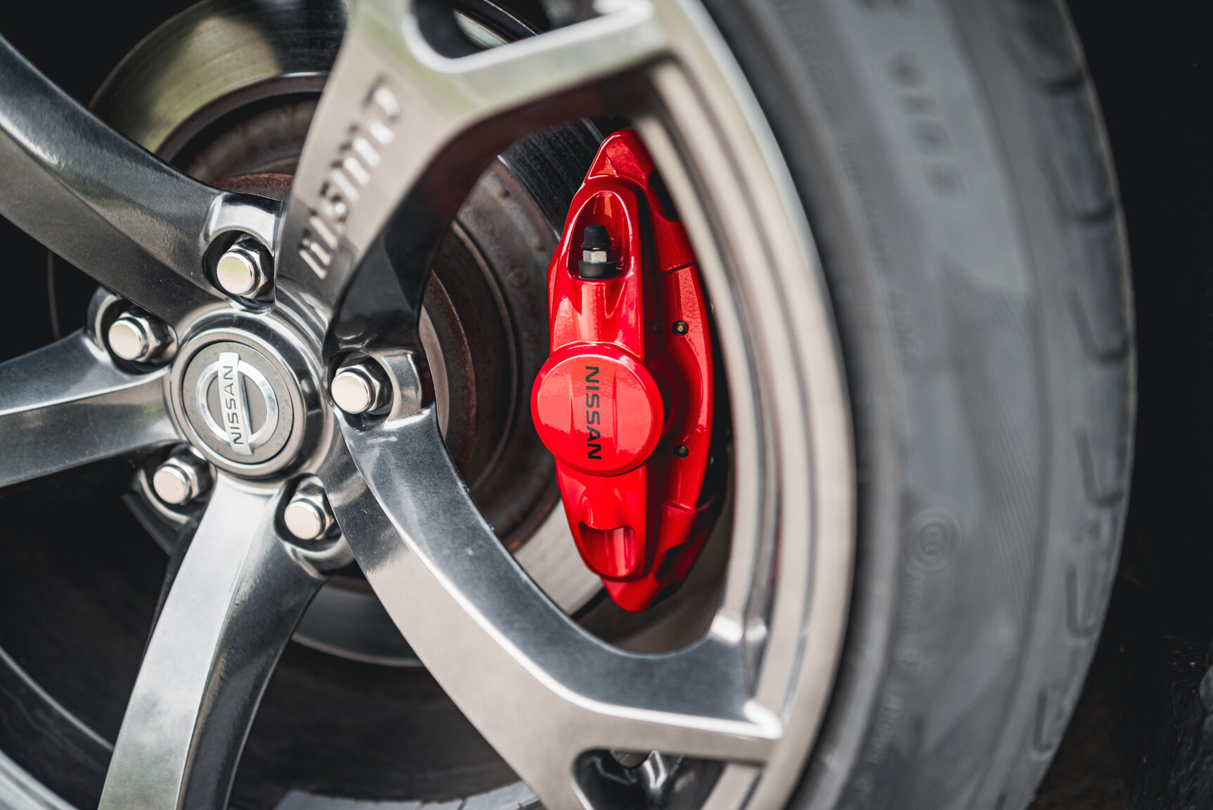 Exterior image of 2014 Nissan 370Z Nismo