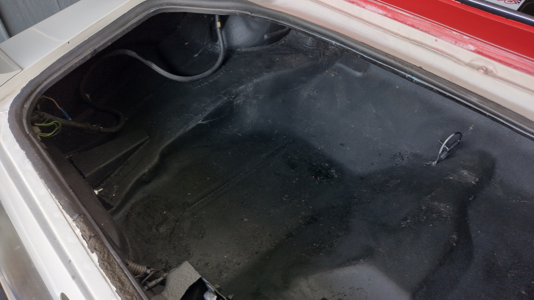 Interior image of 1975 Chevrolet Camaro 307 (12)