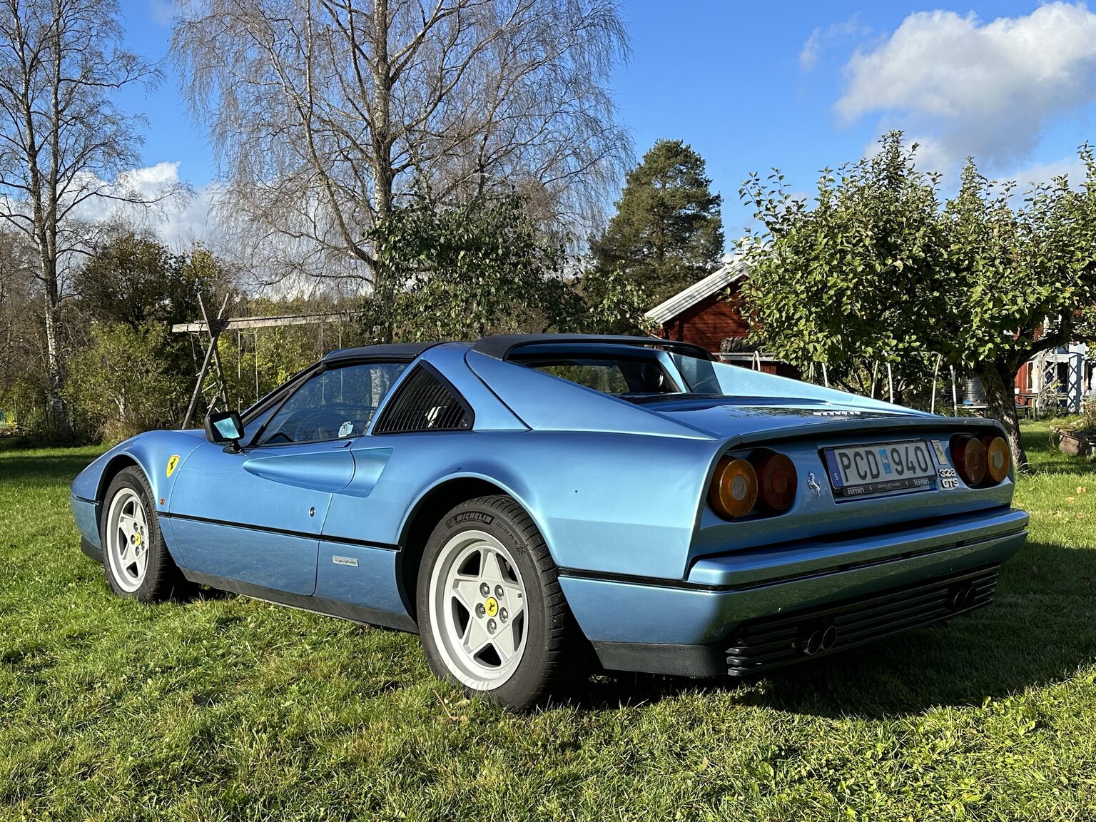 Exteriörbild på 1986 Ferrari 328 GTS