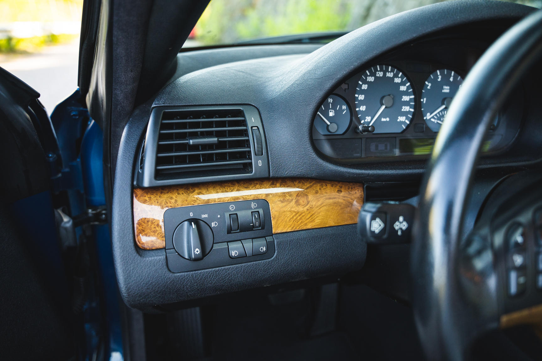 Innenraumfoto von 2001 BMW E46 325 Cabriolet (20)