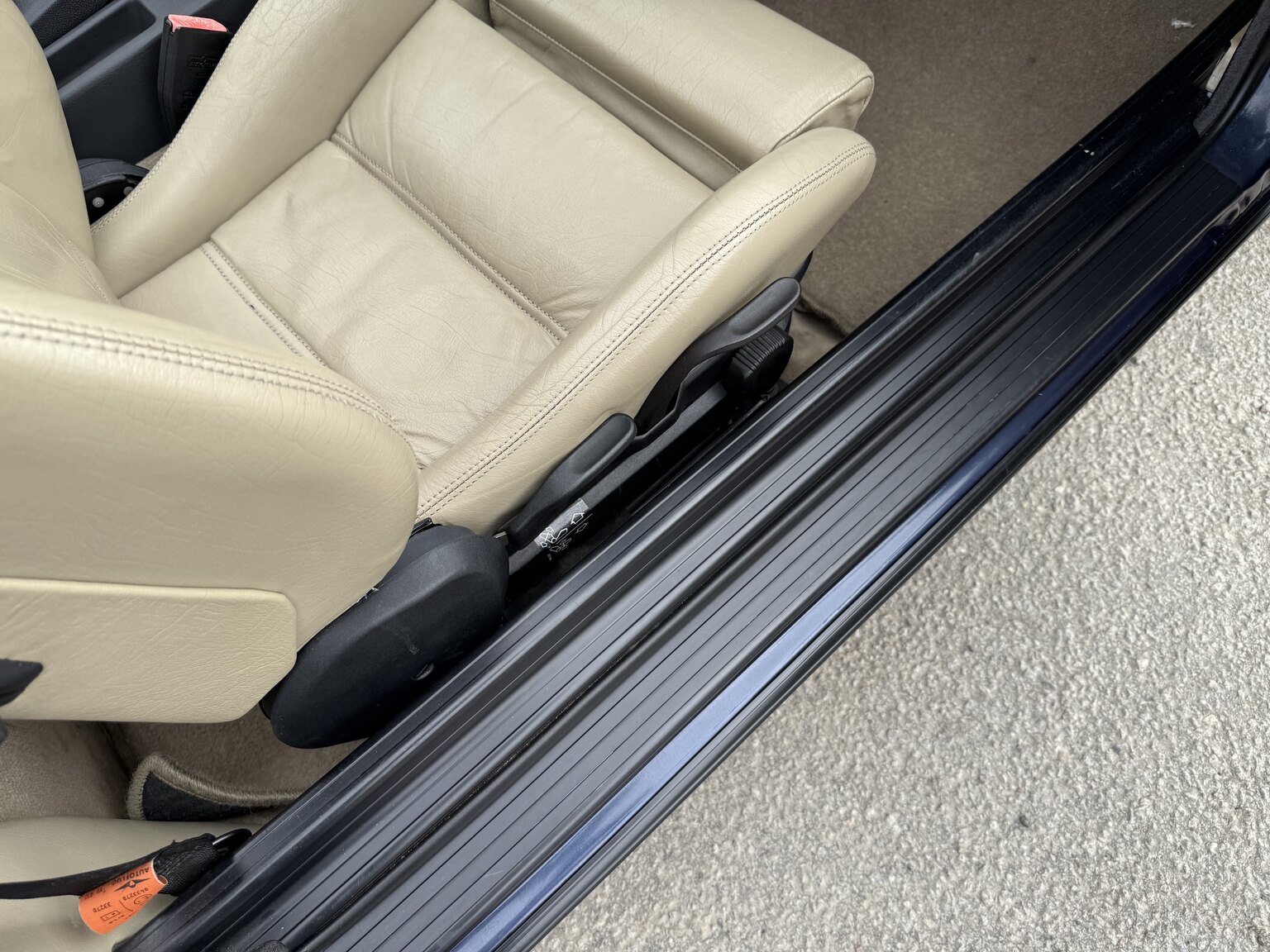 Interior image of 1987 BMW 325i Convertible