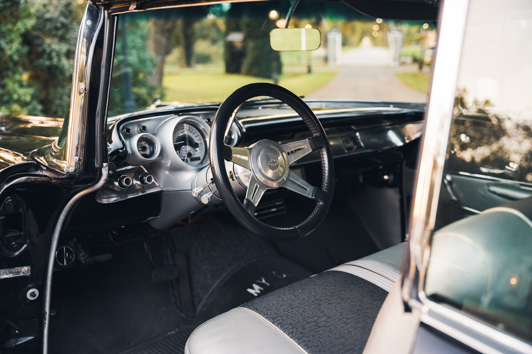 Interior image of 1957 Chevrolet Bel Air Sport Coupé (2)