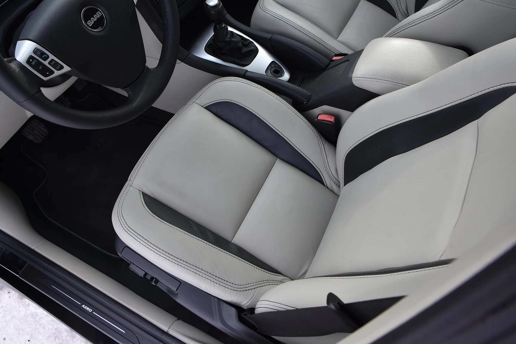 Interior image of 2014 Saab 9-3 Aero Hirsch Edition (6)